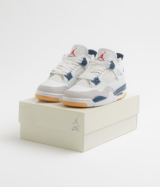 Nike SB x Air Jordan 4 Shoes - Summit White / White - Navy