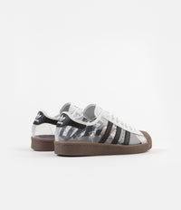 Adidas Superstar 80's 'Blondey' Shoes - White / Core Black / Gum thumbnail