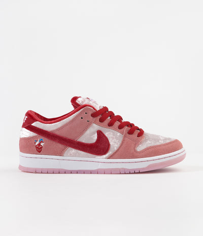 Nike SB 'Strangelove' Dunk Low Pro Shoes - Bright Melon / Gym Red - Medium Soft Pink