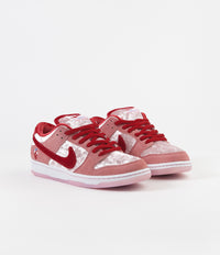 Nike SB 'Strangelove' Dunk Low Pro Shoes - Bright Melon / Gym Red - Medium Soft Pink thumbnail