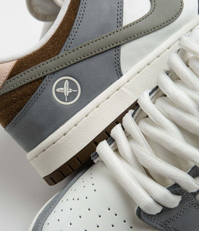 Nike SB x Yuto Horigome Dunk Low Pro Shoes - Wolf Grey / Iron Grey - Sail