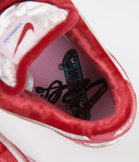 Nike SB 'Strangelove' Dunk Low Pro Shoes - Bright Melon / Gym Red - Medium Soft Pink thumbnail