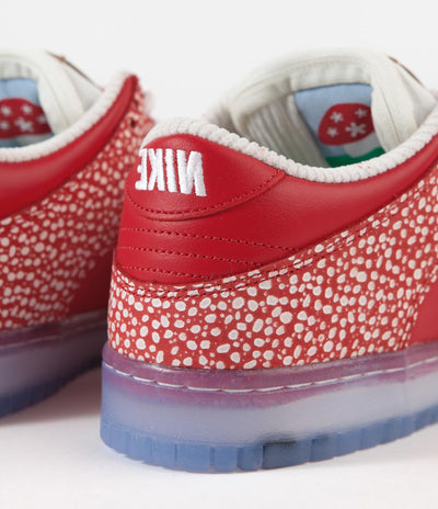 Nike SB x Stingwater Dunk Low OG Shoes - Chile Red / Clear - White - Sail