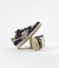 Nike SB x Travis Scott Dunk Low Premium Shoes - Black / Black - Parachute Beige - Petra Brown thumbnail